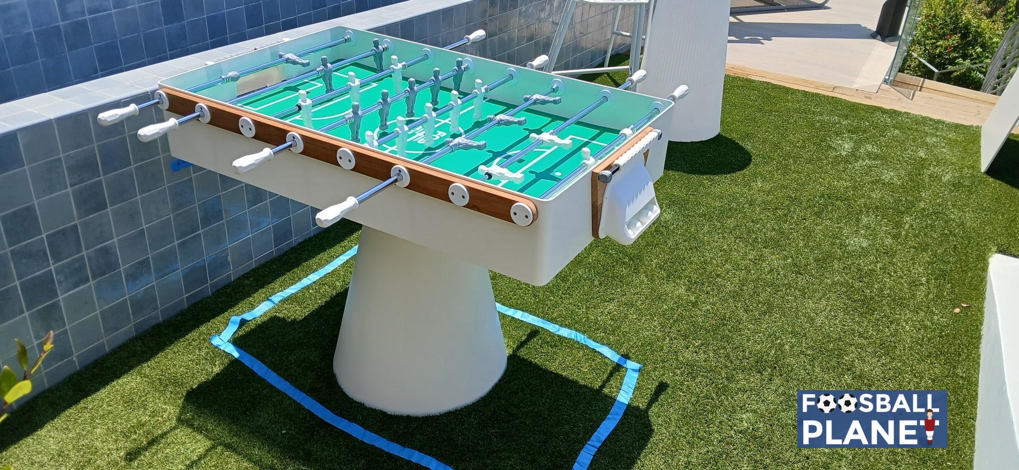 FAS Ciclope White Outdoor Foosball Table Free Entertainment Top - Cover & Balls